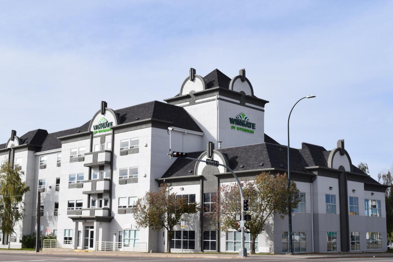 Wingate By Wyndham Lethbridge Hotel Bagian luar foto